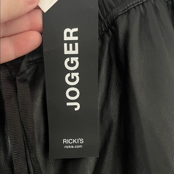 Ricki's Sleek Black Joggers Size Large - Picture 3 of 9